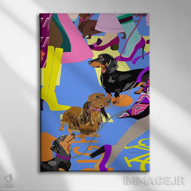 تابلو دکوراتیو دختران مد و سگ های داشهوندشان در عبور خیابان اثر مریلین مدو - نمای روبهرو روی دیوار