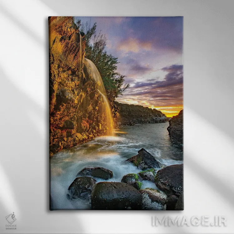 تابلو دکوراتیو درخور یک ملکه اثر شین مایرز - نمای روبهرو روی دیوار