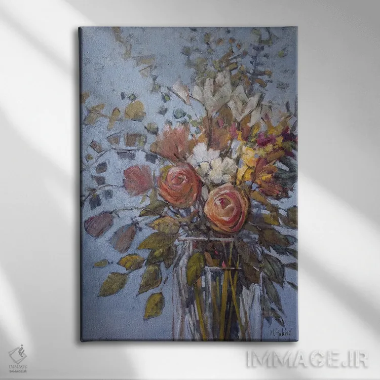 تابلو دکوراتیو گل ها روی زمینه آبی اثر مری هابلی - نمای روبهرو روی دیوار