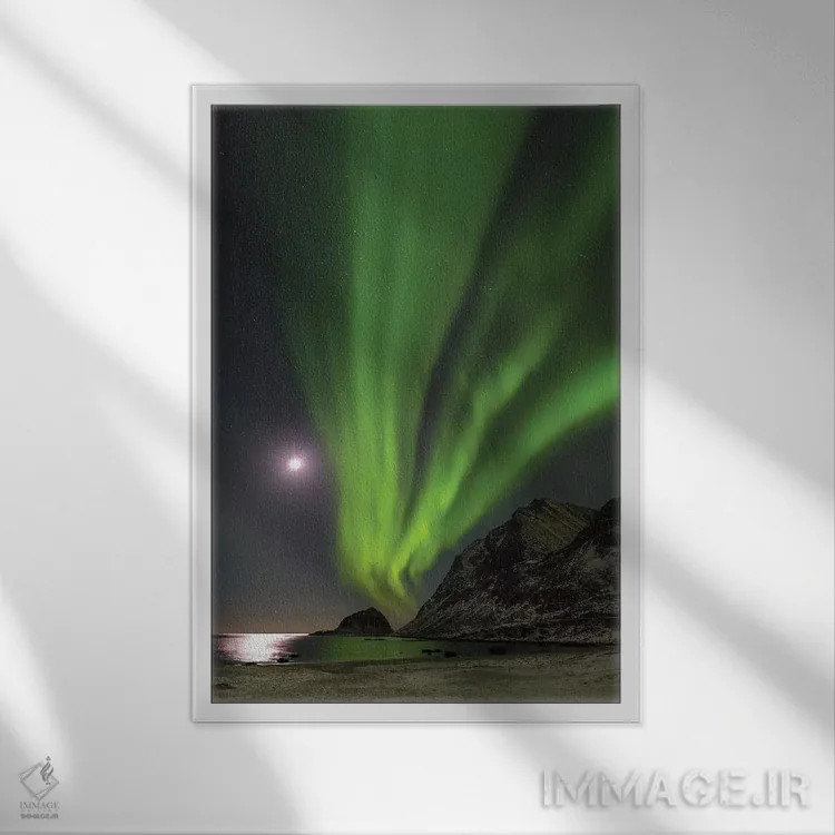 تابلو دکوراتیو island Vestvagoy. Lofoten Islands. Norway II,شفق قطبی بالای… اثر مارتین زویک - نمای قابدار سفید