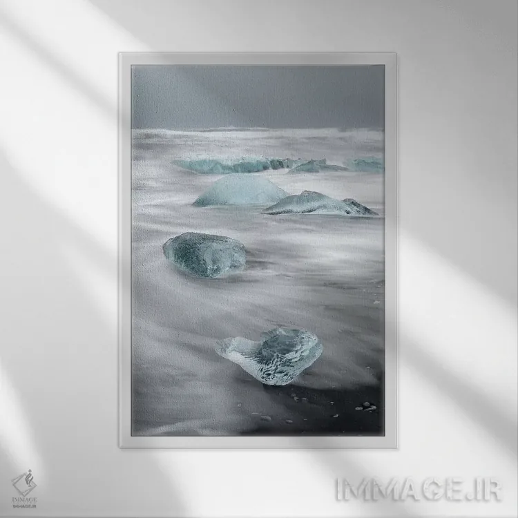تابلو دکوراتیو Iceland.,کوه های یخ در ساحل شنی سیاه آتشفشانی، ایسلند اثر مارتین زویک - نمای قابدار سفید
