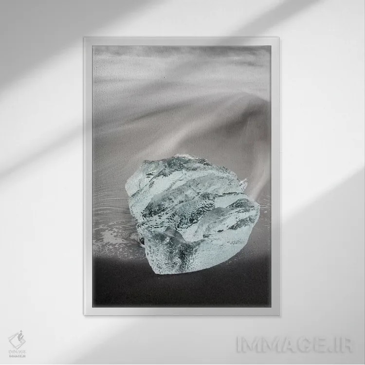 تابلو دکوراتیو Iceland.,کوه های یخ در ساحل شنی سیاه آتشفشانی، ایسلند اثر مارتین زویک - نمای قابدار سفید