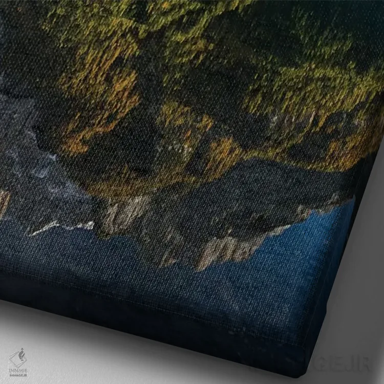 تابلو دکوراتیو Dolomites, Veneto, Italy,دهکده آلگه کنار دریاچه آلگه در دام… اثر مارتین زویک - نمای نزدیک بافت بوم