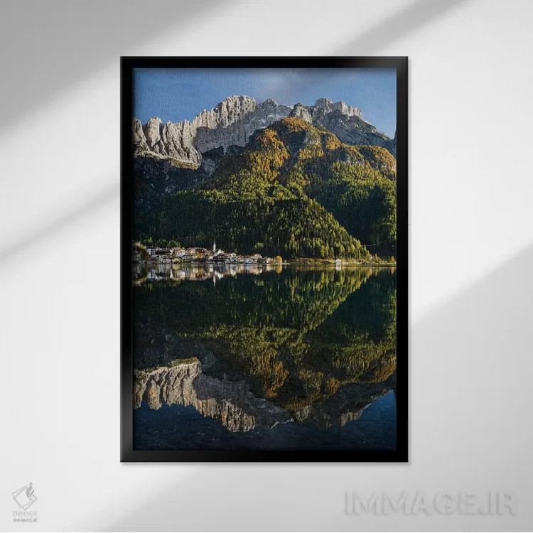 تابلو دکوراتیو Dolomites, Veneto, Italy,دهکده آلگه کنار دریاچه آلگه در دام… اثر مارتین زویک - نمای قابدار مشکی