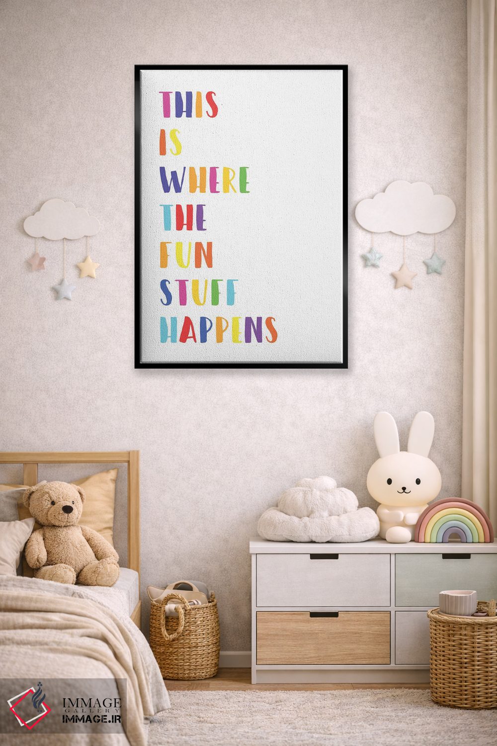 تابلو دکوراتیو اینجا محل اتفاقات هیجان انگیز است اثر نیکول باسک - D6B