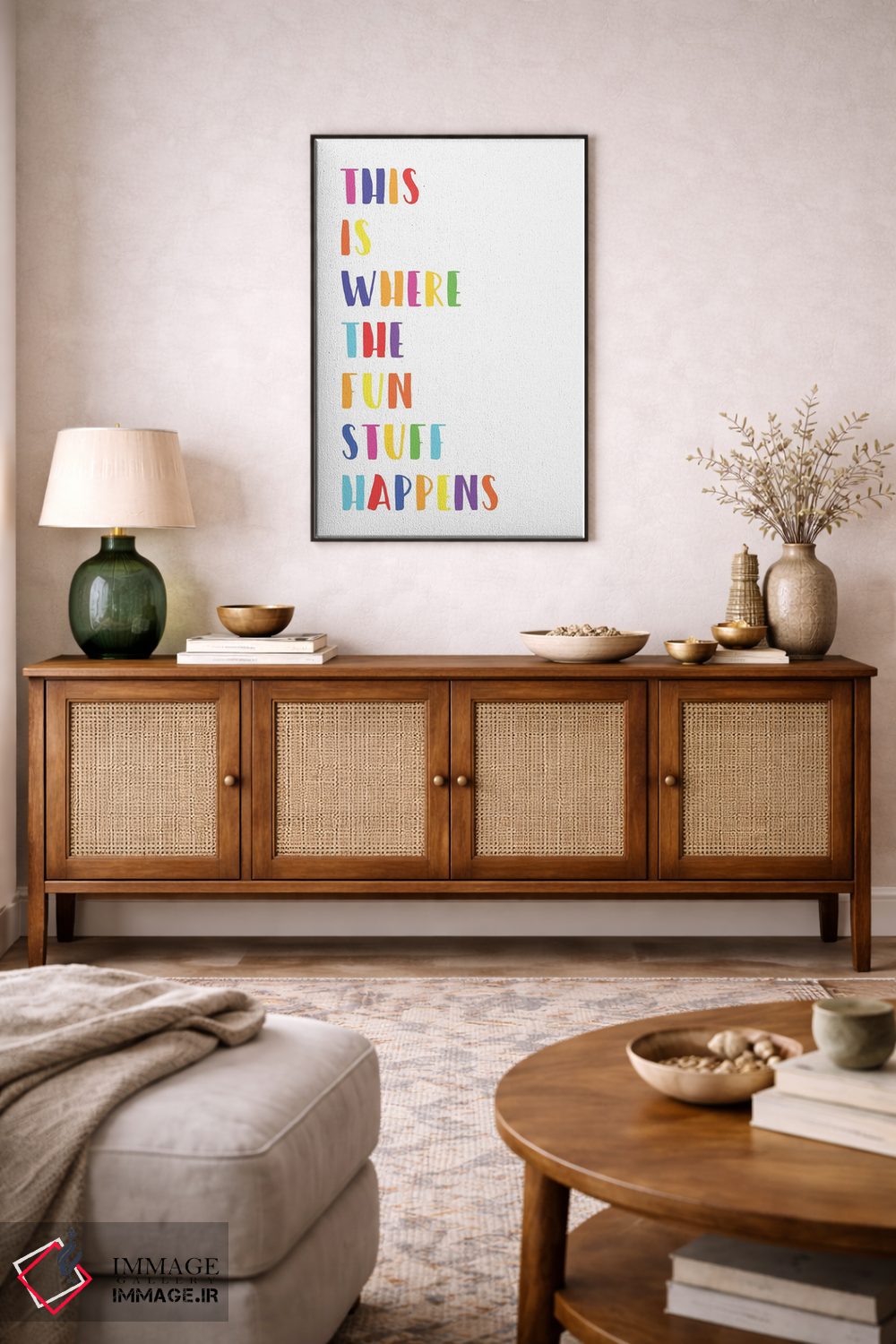 تابلو دکوراتیو اینجا محل اتفاقات هیجان انگیز است اثر نیکول باسک - D5B