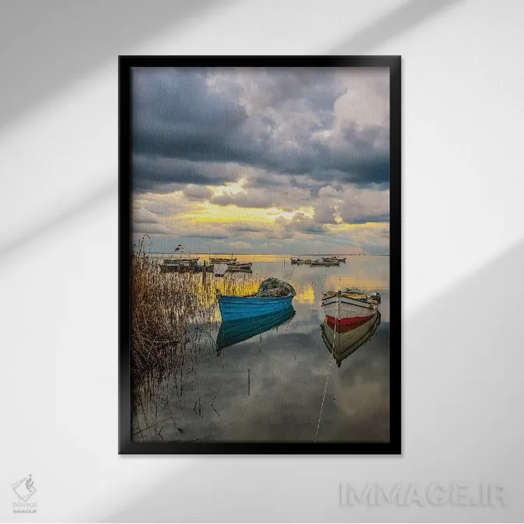 تابلو دکوراتیو ابرها و قایق ها اثر نجدت دوزن - نمای قابدار مشکی