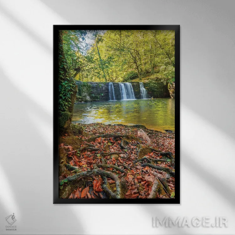 تابلو دکوراتیو آبشار اثر نجدت دوزن - نمای قابدار مشکی