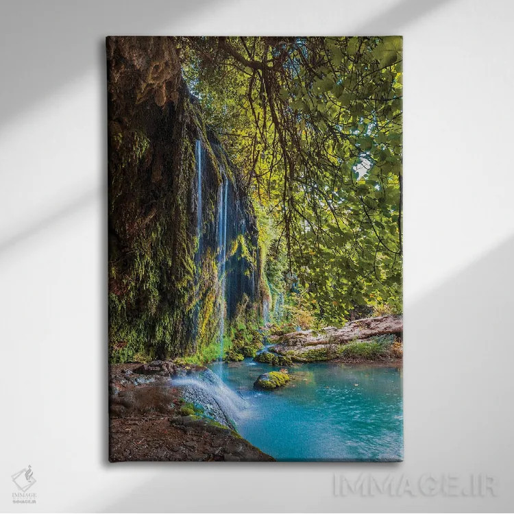 تابلو دکوراتیو پاییز در آبشار اثر نجدت دوزن - نمای روبهرو روی دیوار