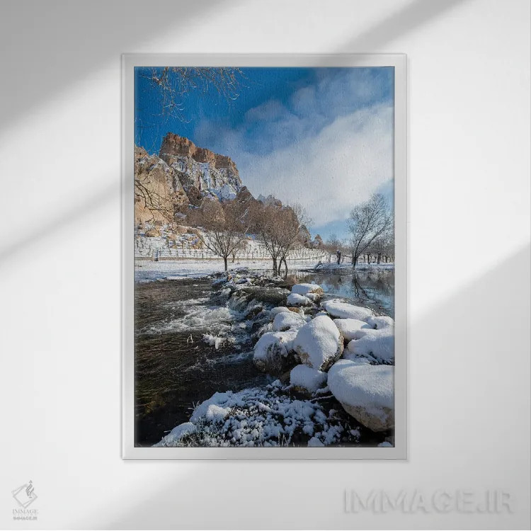 تابلو دکوراتیو برف اثر نجدت دوزن - نمای قابدار سفید