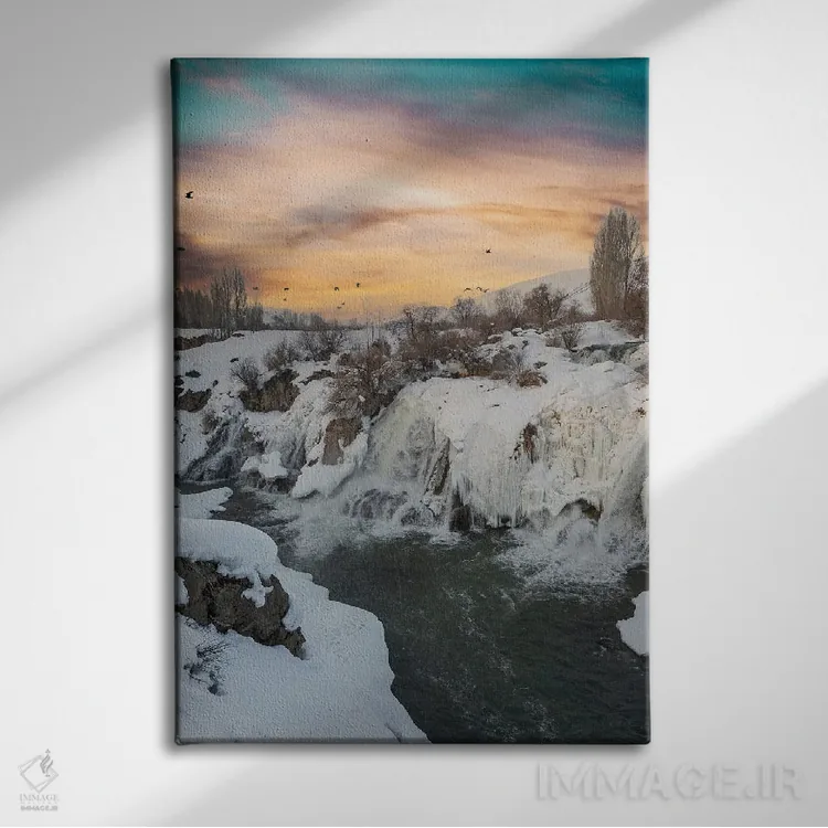 تابلو دکوراتیو آبشار مرادیه اثر نجدت دوزن - نمای روبهرو روی دیوار