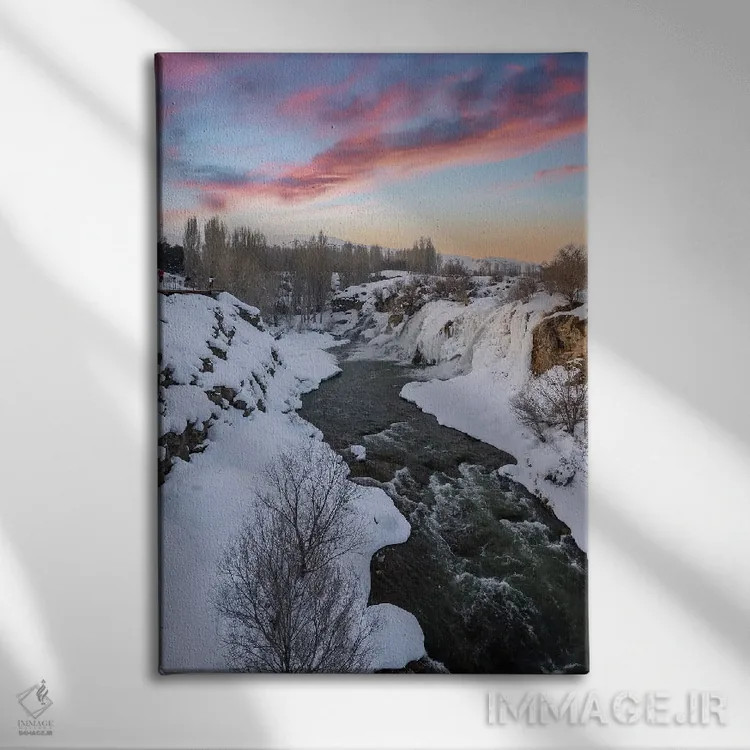 تابلو دکوراتیو آبشار مرادیه اثر نجدت دوزن - نمای روبهرو روی دیوار