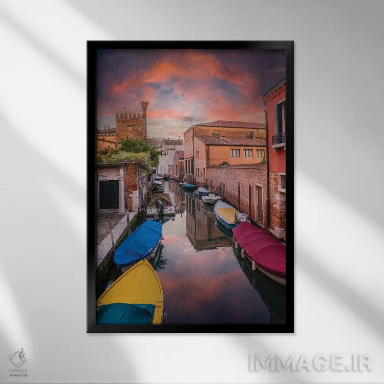 تابلو دکوراتیو غروب کانال در ونیز اثر نجدت دوزن - نمای قابدار مشکی