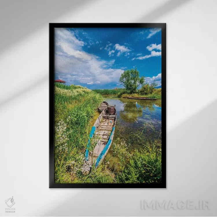 تابلو دکوراتیو دریاچه ابر I اثر نجدت دوزن - نمای قابدار مشکی