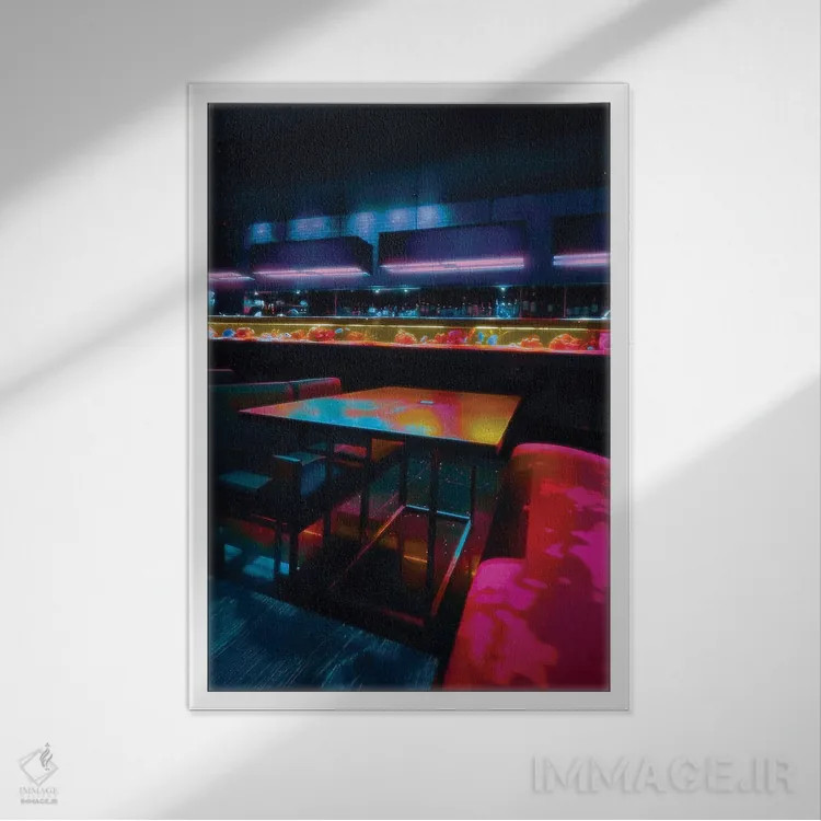 تابلو دکوراتیو نئو نوآر اثر نیتن هد - نمای قابدار سفید