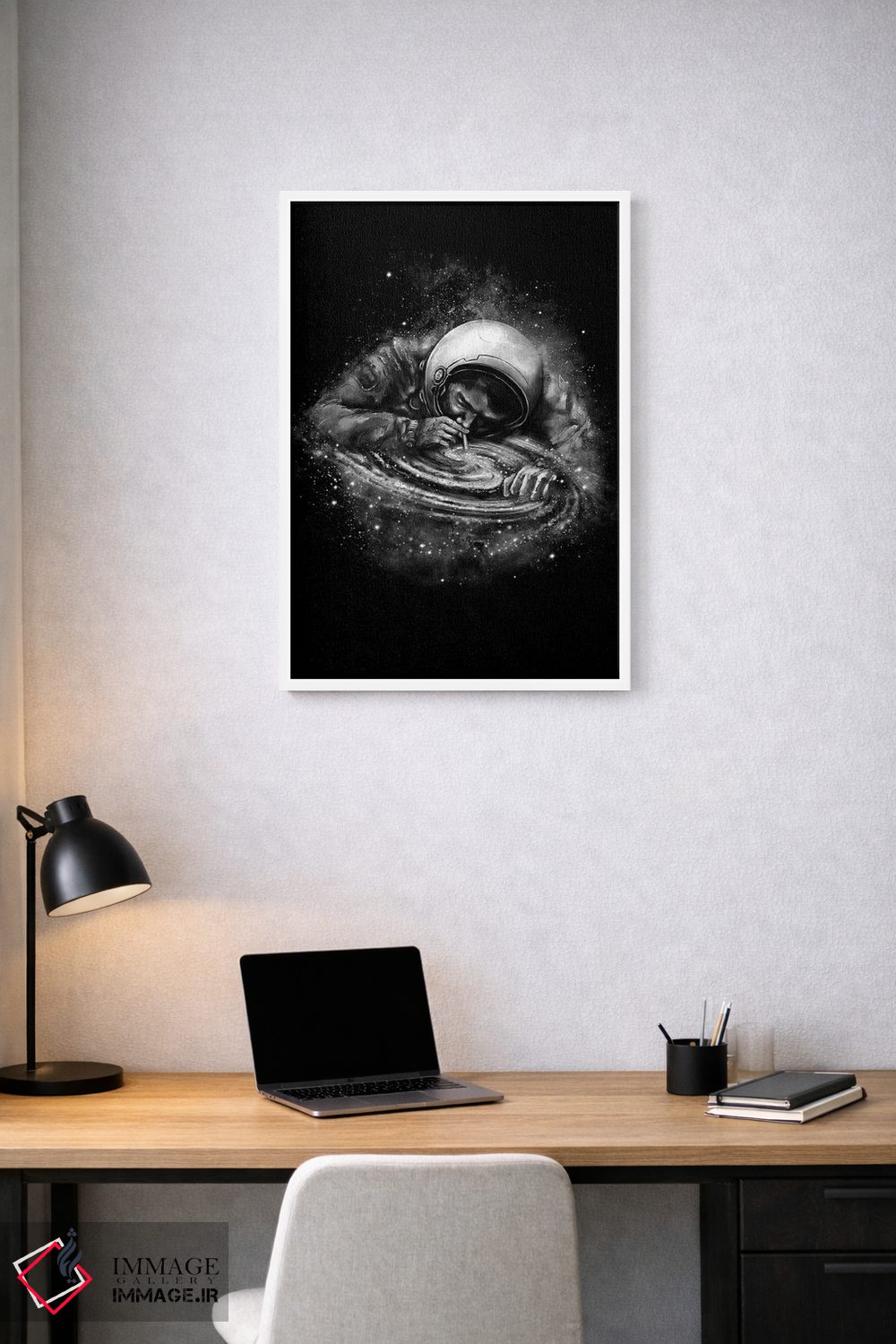 تابلو دکوراتیو معتاد فضا اثر نایس بلید - D1W