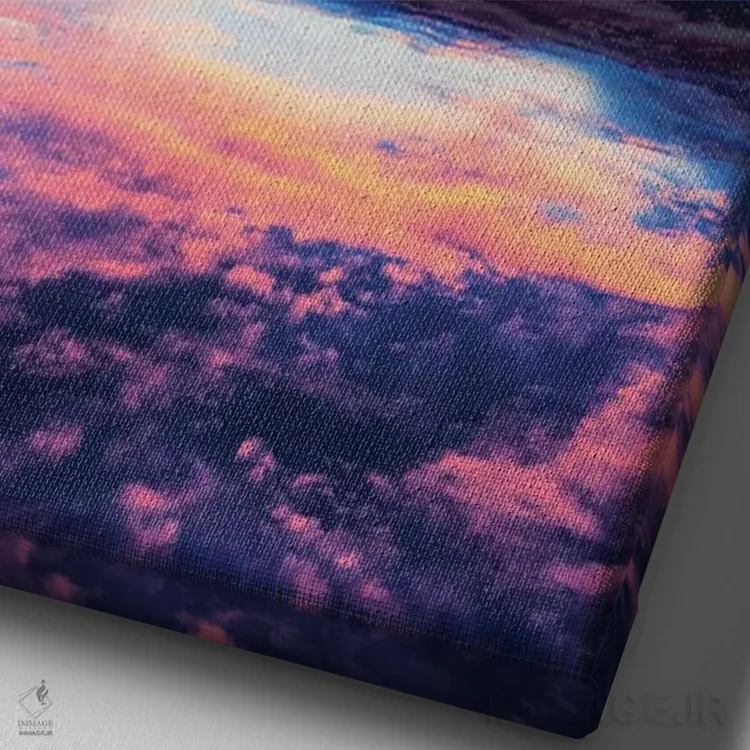 تابلو دکوراتیو پیاده شدن اثر نایس بلید - نمای نزدیک بافت بوم