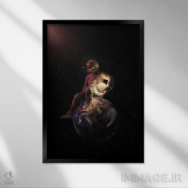 تابلو دکوراتیو نگهبان ۲ اثر نایس بلید - نمای قابدار مشکی