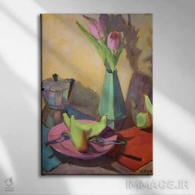 تابلو دکوراتیو برش های طالبی و گل لاله اثر نیتیا سوامیناتان - نمای روبهرو روی دیوار