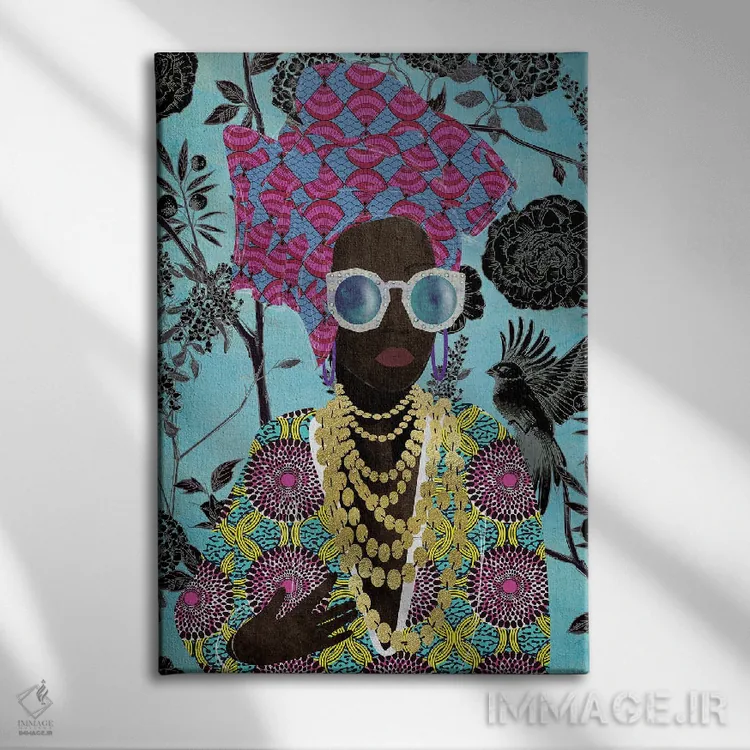 تابلو دکوراتیو زن مدرن با توربان اثر نیکی چو - نمای روبهرو روی دیوار