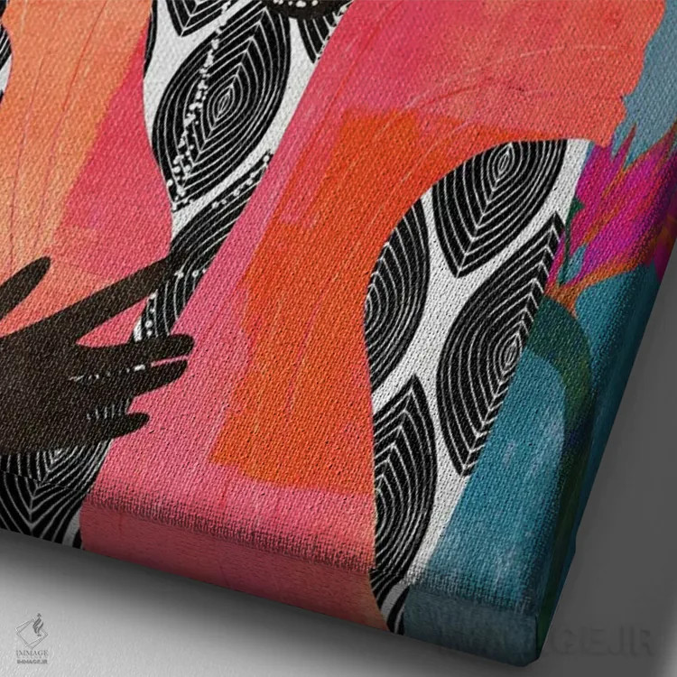 تابلو دکوراتیو زن مدرن با توربان اثر نیکی چو - نمای نزدیک بافت بوم