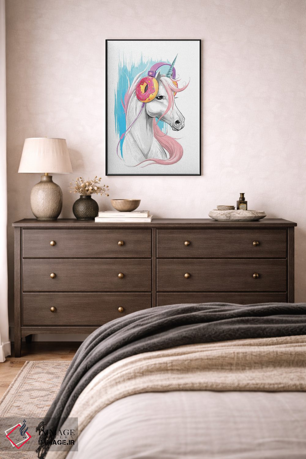 تابلو دکوراتیو تک شاخ با هدفون دوناتی اثر نیکیتا کورنکوف - D4B