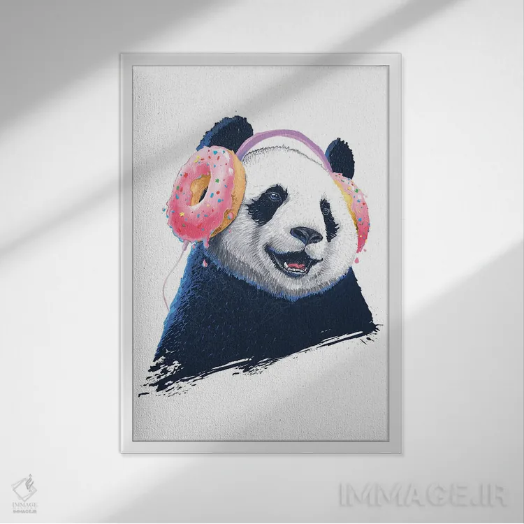 تابلو دکوراتیو پاندا با هدفون اثر نیکیتا کورنکوف - نمای قابدار سفید