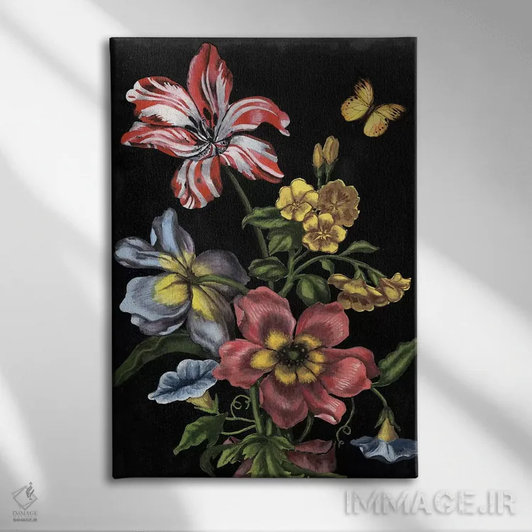 تابلو دکوراتیو گل های تیره یک اثر نائومی مک کاویت - نمای روبهرو روی دیوار
