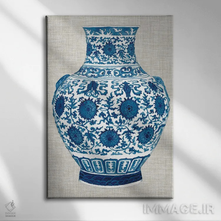تابلو دکوراتیو گلدان مینگ روی کتان پنجم اثر نائومی مک کاویت - نمای روبهرو روی دیوار