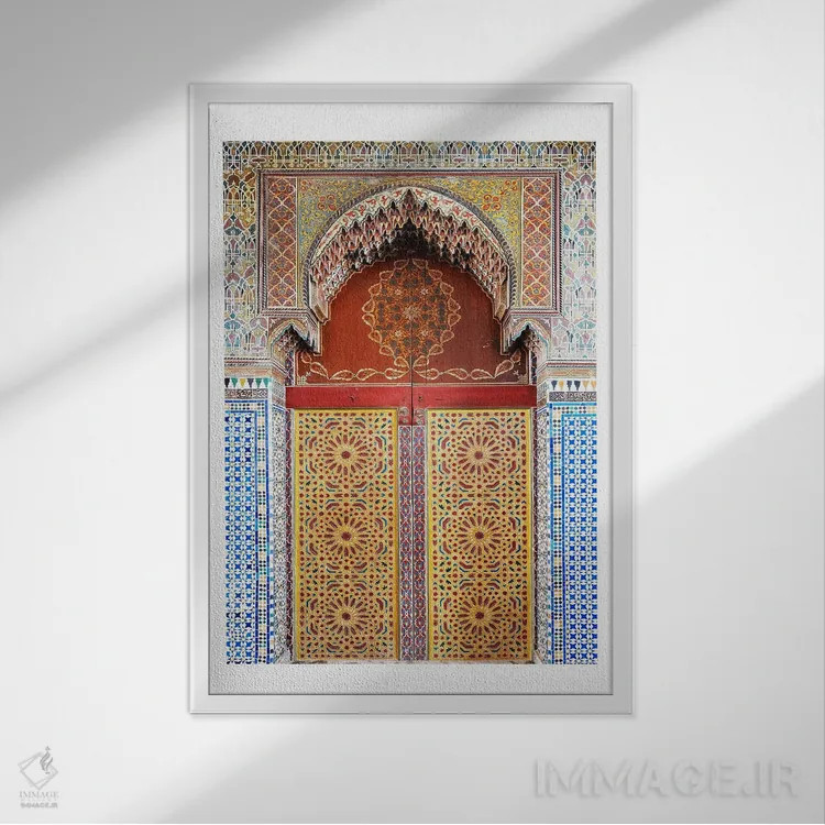 تابلو دکوراتیو درب موزاییکی مراکشی اثر نائومی دیویس - نمای قابدار سفید