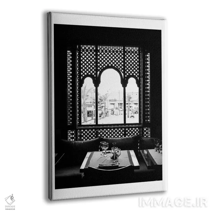 تابلو دکوراتیو پنجره مراکشی سیاه و سفید اثر نائومی دیویس - نمای پرسپکتیو محصول