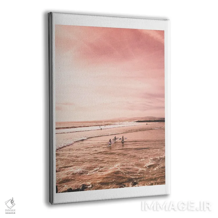 تابلو دکوراتیو ساحل غروب با موج سوار اثر نائومی دیویس - نمای پرسپکتیو محصول