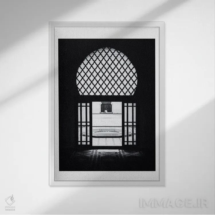 تابلو دکوراتیو پنجره در مراکش سیاه و سفید اثر نائومی دیویس - نمای قابدار سفید