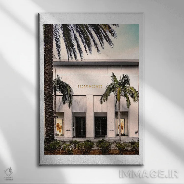 تابلو دکوراتیو ویترین فروشگاه مد تام فورد اثر نائومی دیویس - نمای روبهرو روی دیوار
