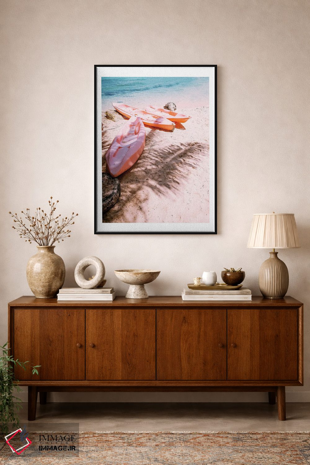 تابلو دکوراتیو ساحل قایق صورتی اثر نائومی دیویس - D2B