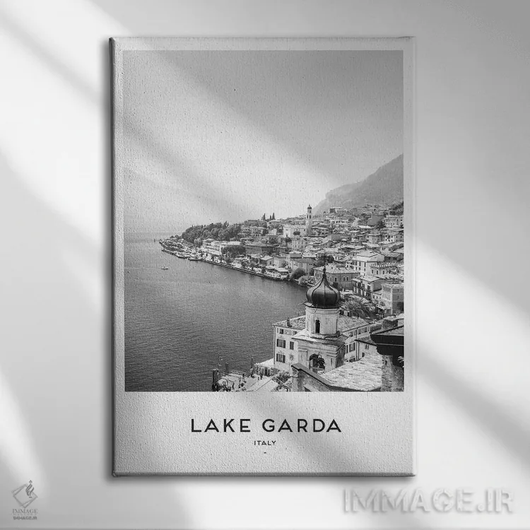 تابلو دکوراتیو دریاچه گاردا ایتالیا اثر نائومی دیویس - نمای روبهرو روی دیوار