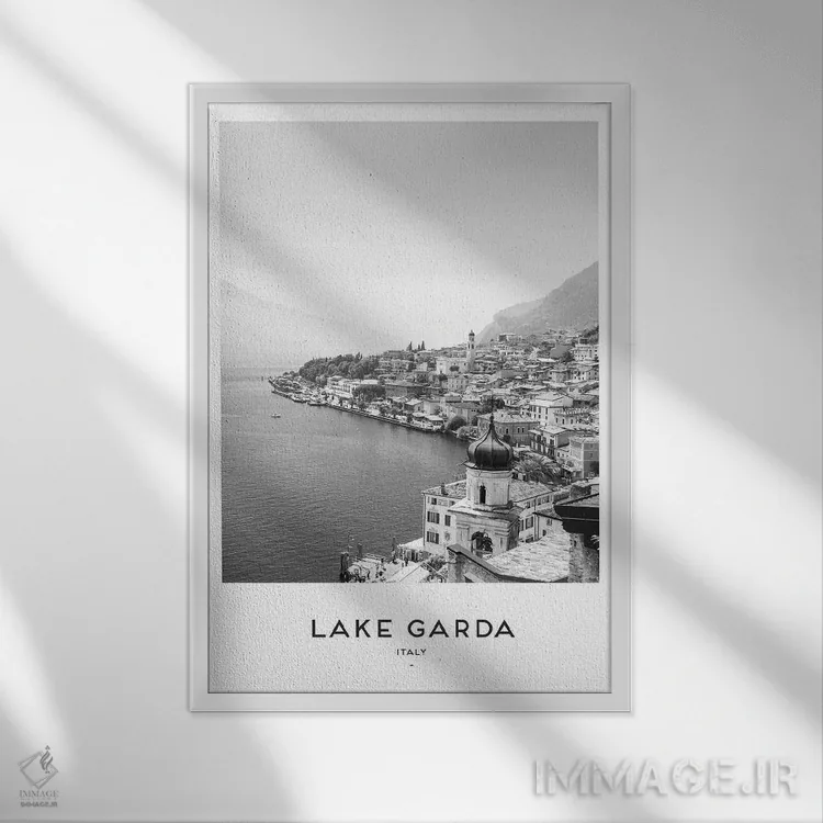 تابلو دکوراتیو دریاچه گاردا ایتالیا اثر نائومی دیویس - نمای قابدار سفید