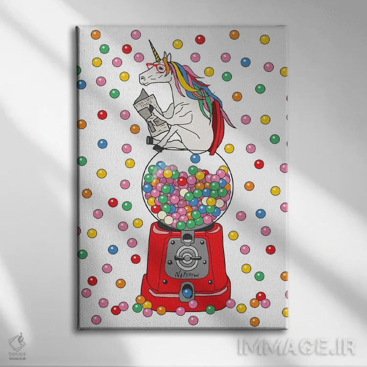 تابلو دکوراتیو آدامس هایی از مدفوع تک شاخ اثر نوتسنیو آرت - نمای روبهرو روی دیوار