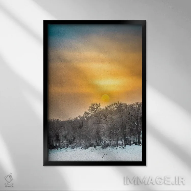 تابلو دکوراتیو طلوع بر رودخانه یخ زده اثر نیک ریو - نمای قابدار مشکی