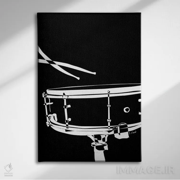 تابلو مینیمال طبل اسنیر مشکی اثر نیسه کرونا - نمای روبهرو روی دیوار