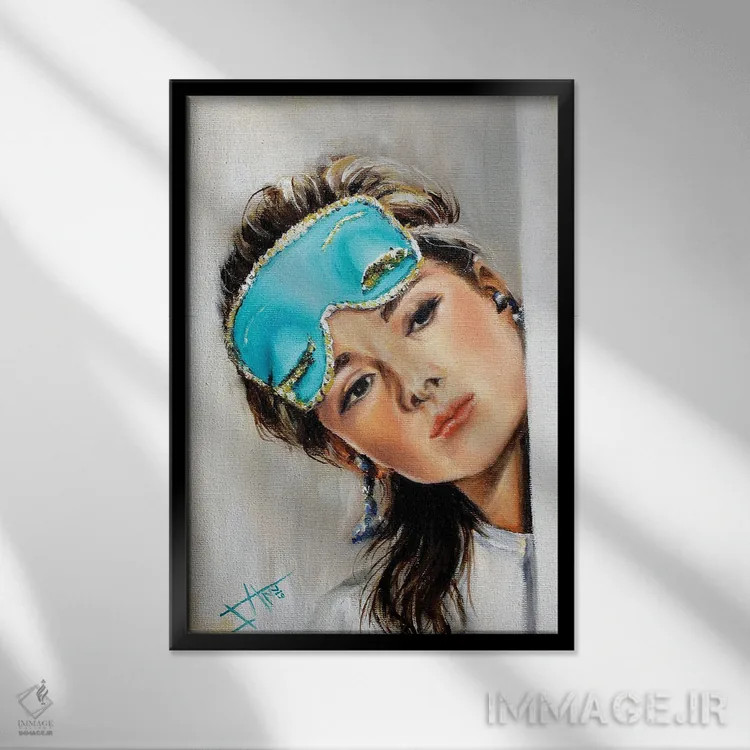 تابلو دکوراتیو ماسک آبی اثر سلمی نصرالباور - نمای قابدار مشکی
