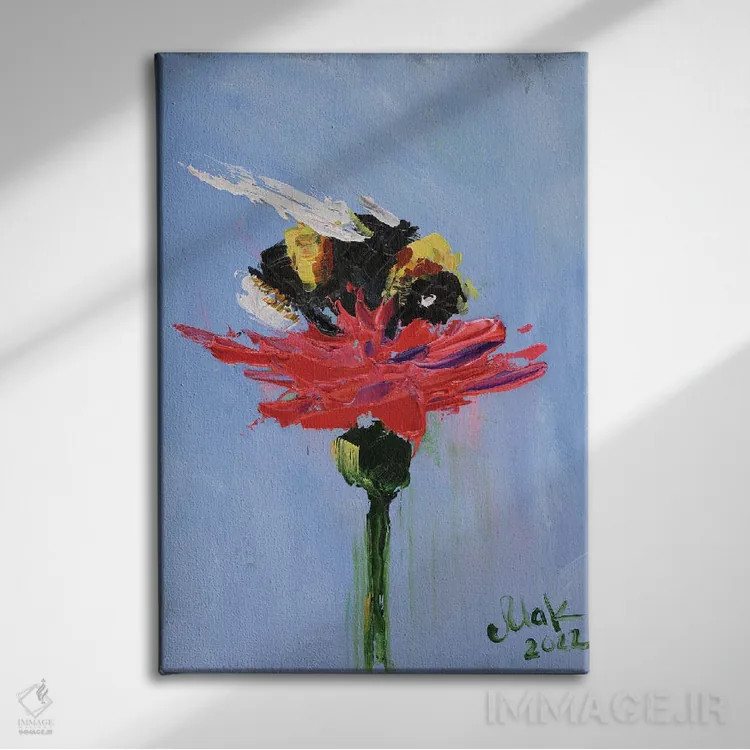 تابلو دکوراتیو زنبور عسل روی گل اثر ناتالی مک - نمای روبهرو روی دیوار