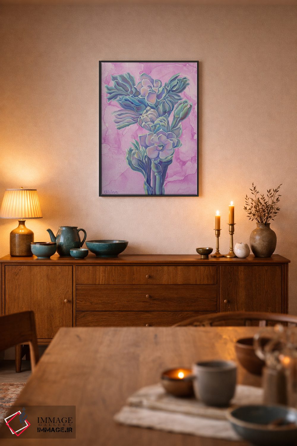 تابلو دکوراتیو دسته گل فیروزه ای بر زمینه ی یاسی اثر الگا ولنا - D6B