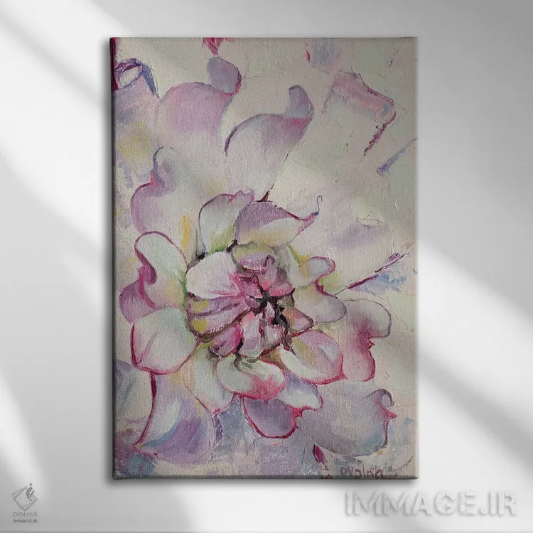 تابلو دکوراتیو گل لطیف اثر الگا ولنا - نمای روبهرو روی دیوار