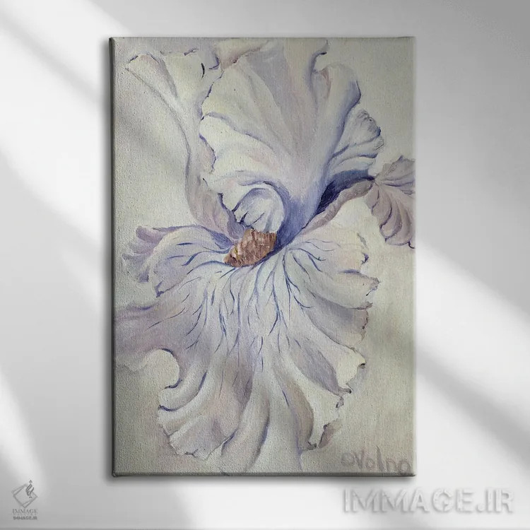 تابلو دکوراتیو زنبق سفید اثر الگا ولنا - نمای روبهرو روی دیوار