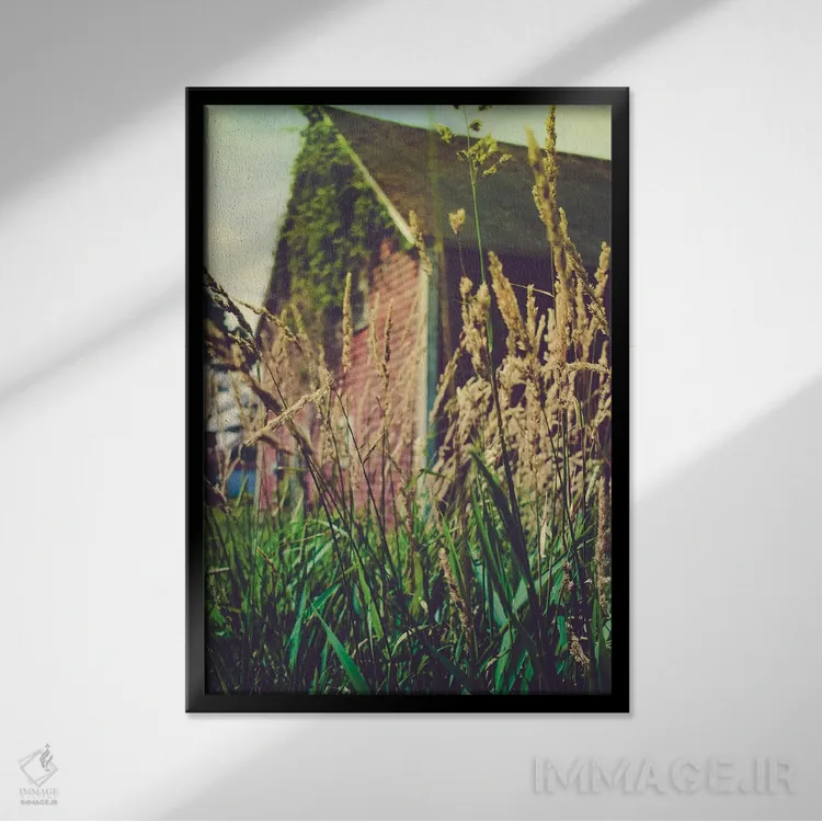 تابلو مدرن انبار فراموش شده اثر اولیویا جوی سنت کلر - نمای قابدار مشکی