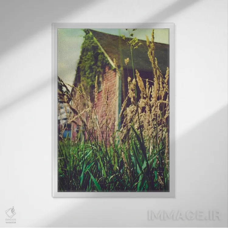 تابلو مدرن انبار فراموش شده اثر اولیویا جوی سنت کلر - نمای قابدار سفید