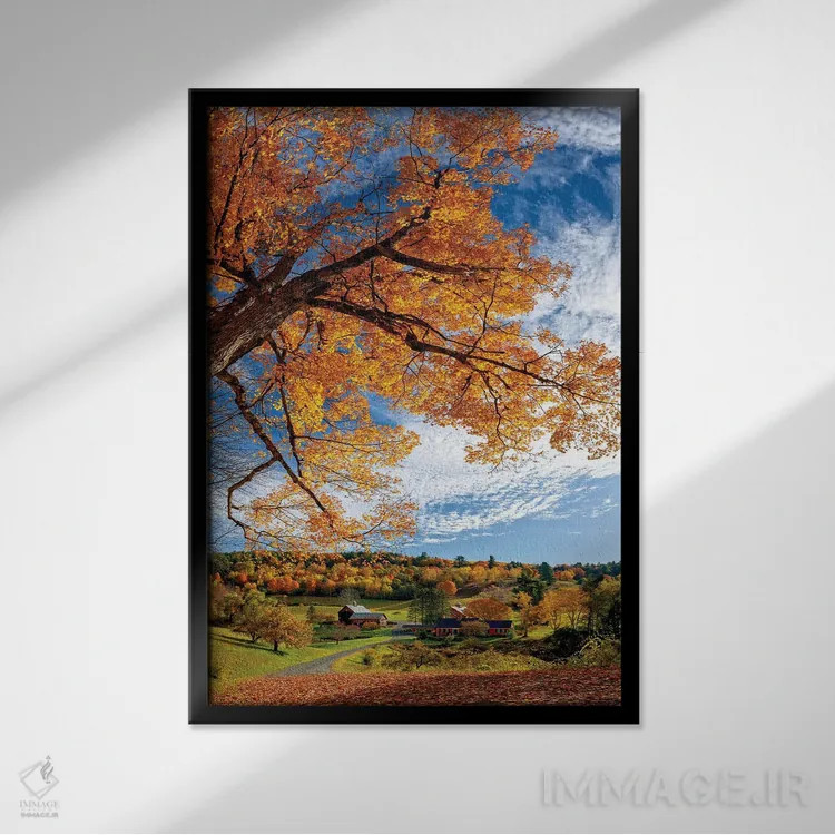 تابلو دکوراتیو پاییز در مزرعه اسلیپی هالو، ورمانت اثر اولنا آرت - نمای قابدار مشکی