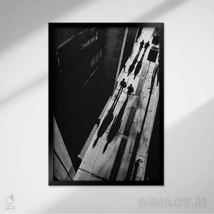 تابلو دکوراتیو خیابان کوئین اثر جیان وانگ - نمای قابدار مشکی