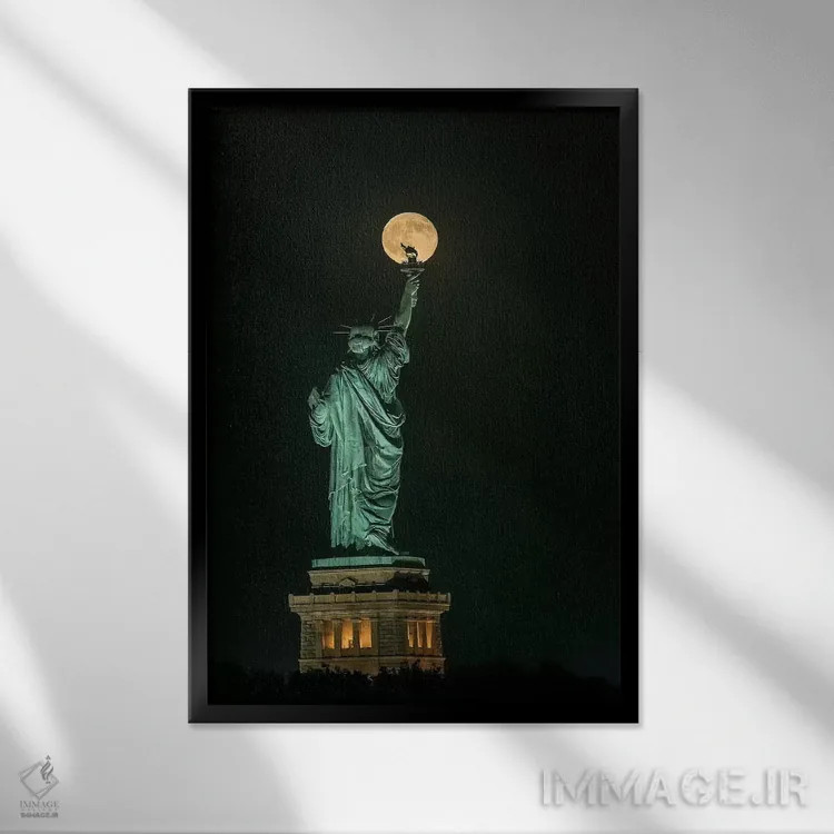 تابلو دکوراتیو تندیس آزادی اثر هوا ژو - نمای قابدار مشکی